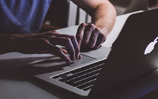 世界杯客户端更新说明-【观察】四面楚歌！新赛季成败关乎快艇命运走向