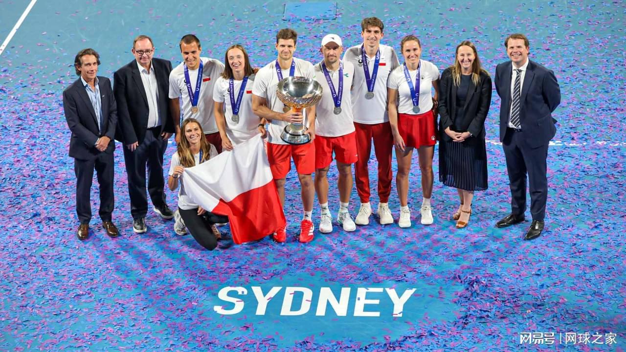 世界杯官方入口下载-斯瓦泰克罕见两连败吞蛋落泪，波兰险胜瑞士夺得联合杯冠军