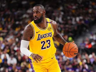 世界杯官方入口下载-詹姆斯出战17分钟，投篮15中6得到18分4篮板6助攻3抢断